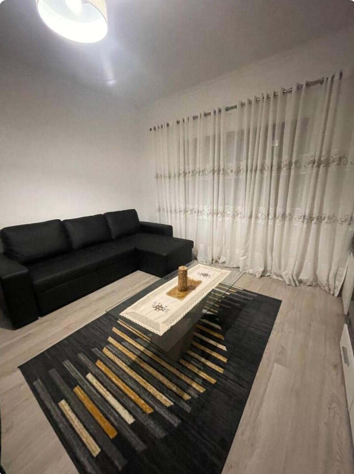 Quarto Calmo E Acolhedor Apartment Almada Exterior photo